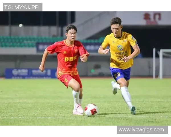 球星同框热血时刻 燃爆绿茵场的传奇合影集锦